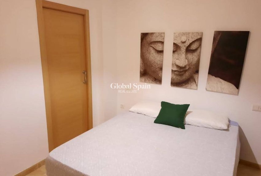 Resale - APARTMENT -
ALMORADÍ - Colegio Canales Y Martinez