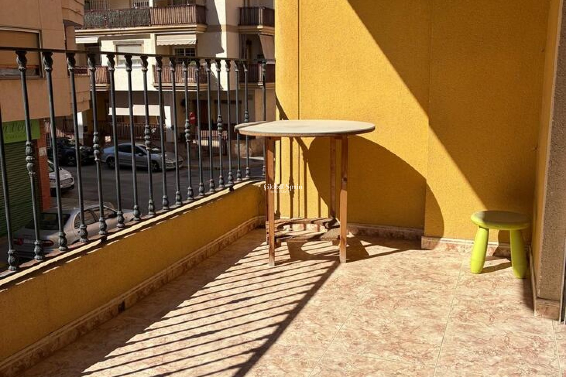 Resale - APARTMENT -
ALMORADÍ - Costa Blanca