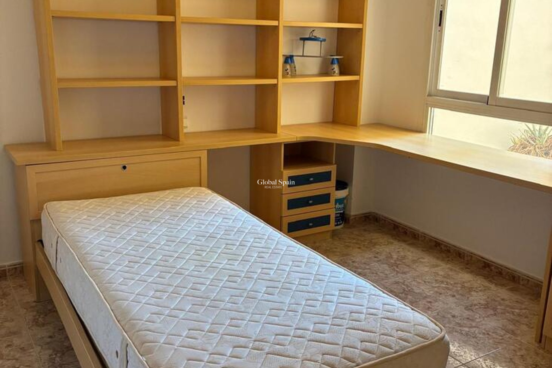 Resale - APARTMENT -
ALMORADÍ - Costa Blanca