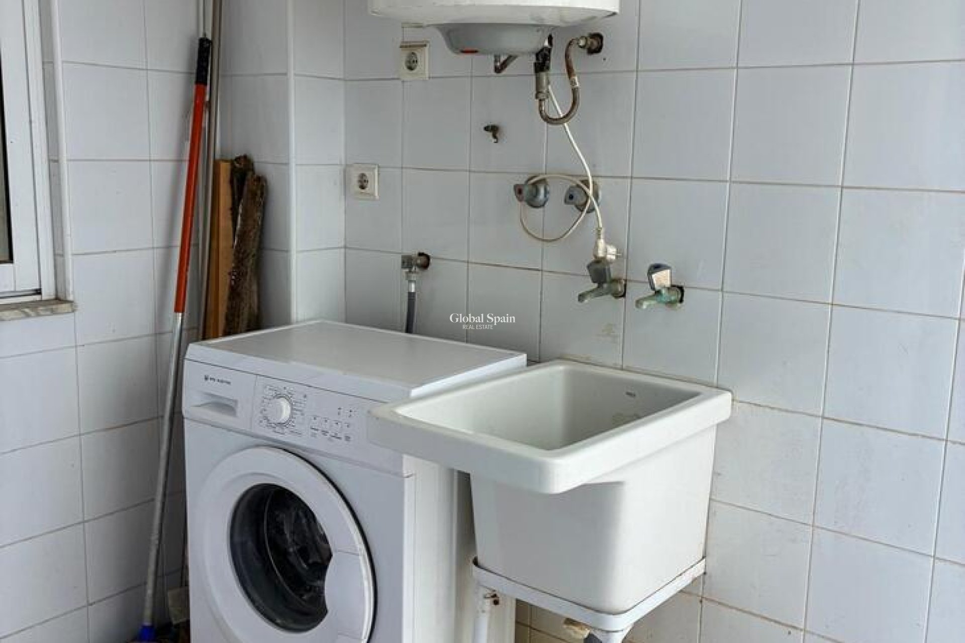 Resale - APARTMENT -
ALMORADÍ - Costa Blanca