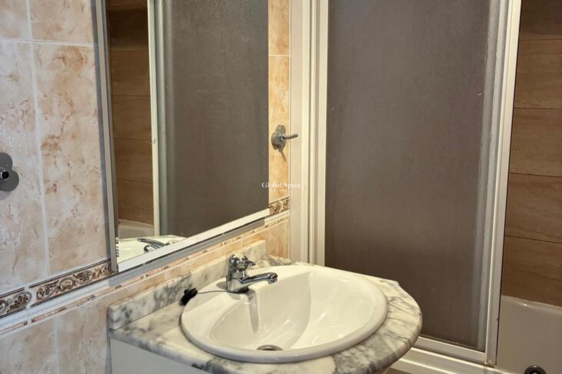 Resale - APARTMENT -
ALMORADÍ - Costa Blanca