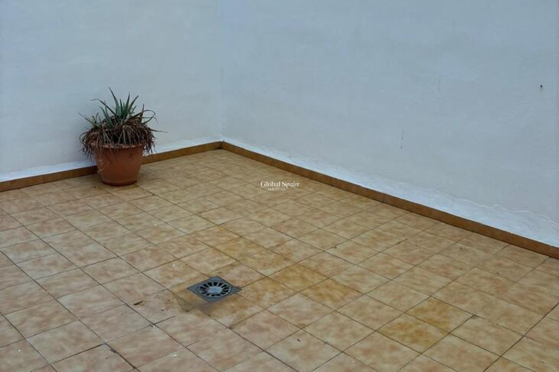 Resale - APARTMENT -
ALMORADÍ - Costa Blanca