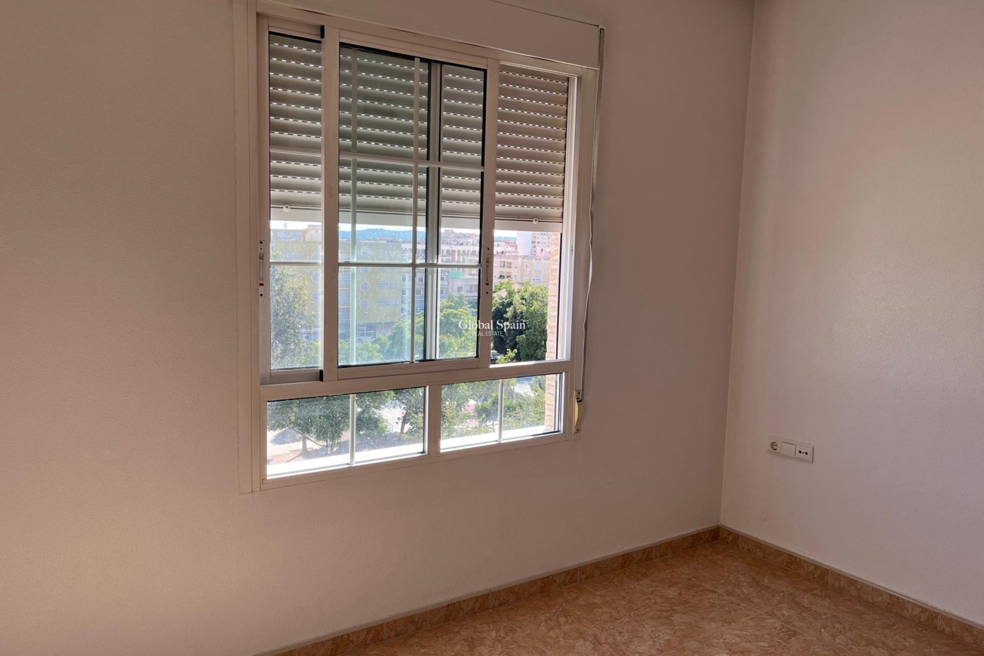 Resale - APARTMENT -
ALMORADÍ