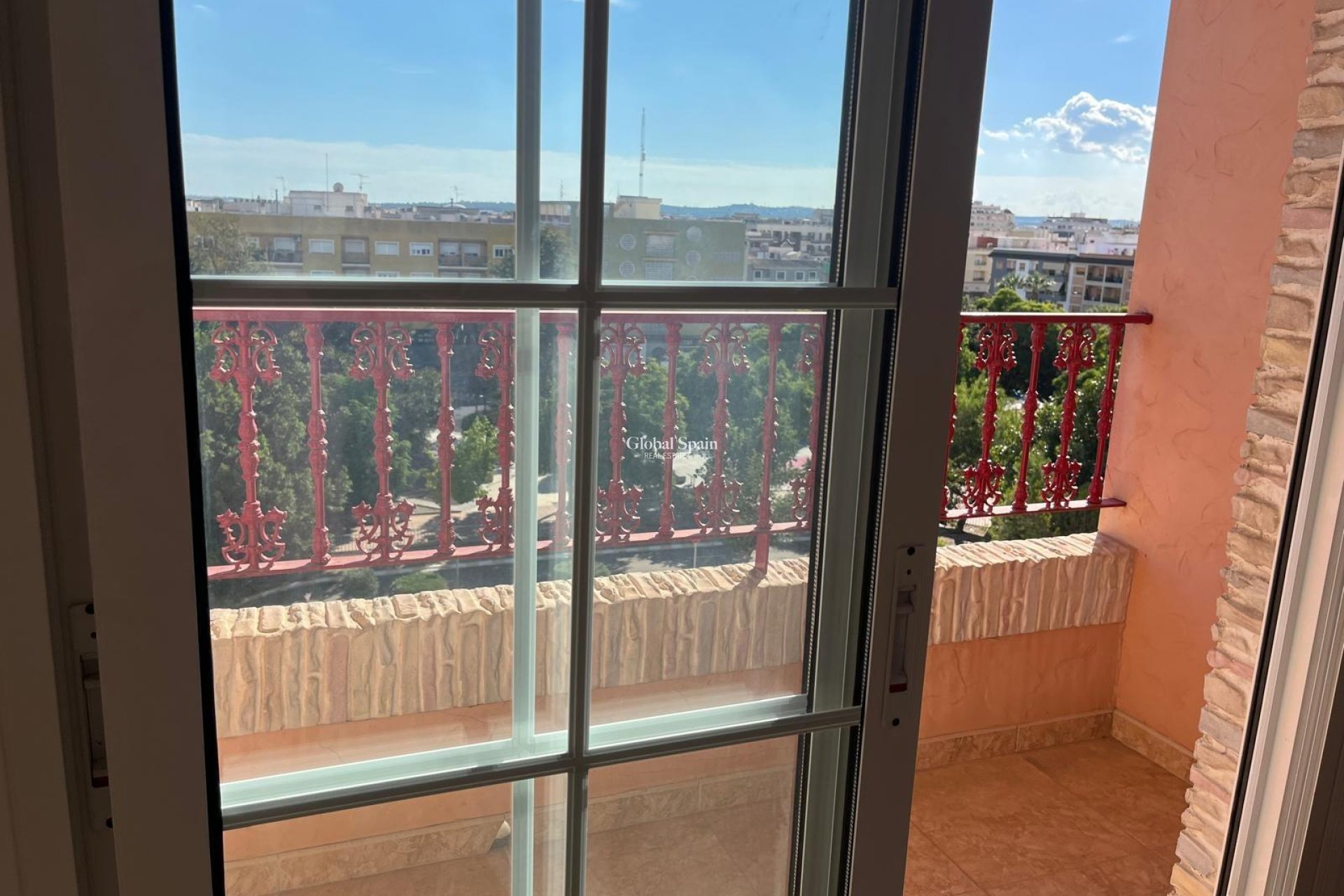 Resale - APARTMENT -
ALMORADÍ