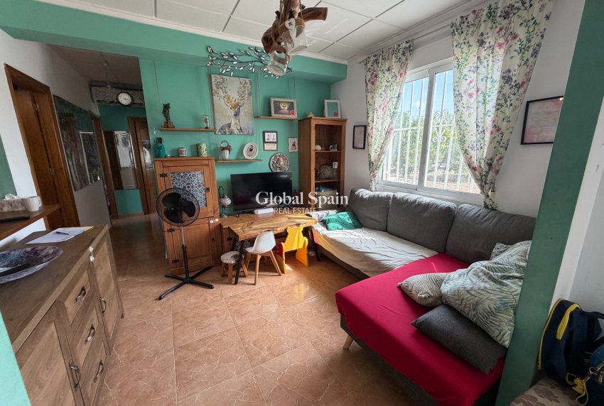 Resale - APARTMENT -
BENEJÚZAR - Inland