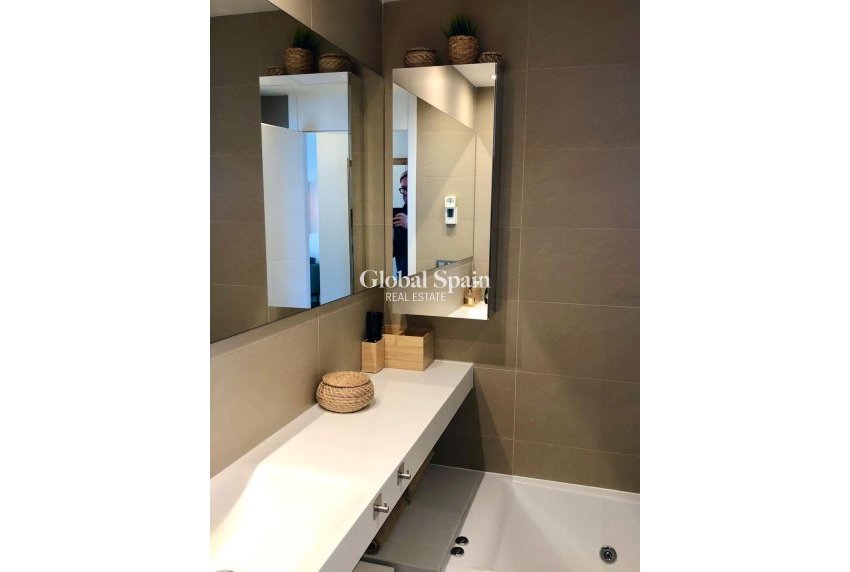 Resale - APARTMENT -
BENIDORM - Costa Blanca