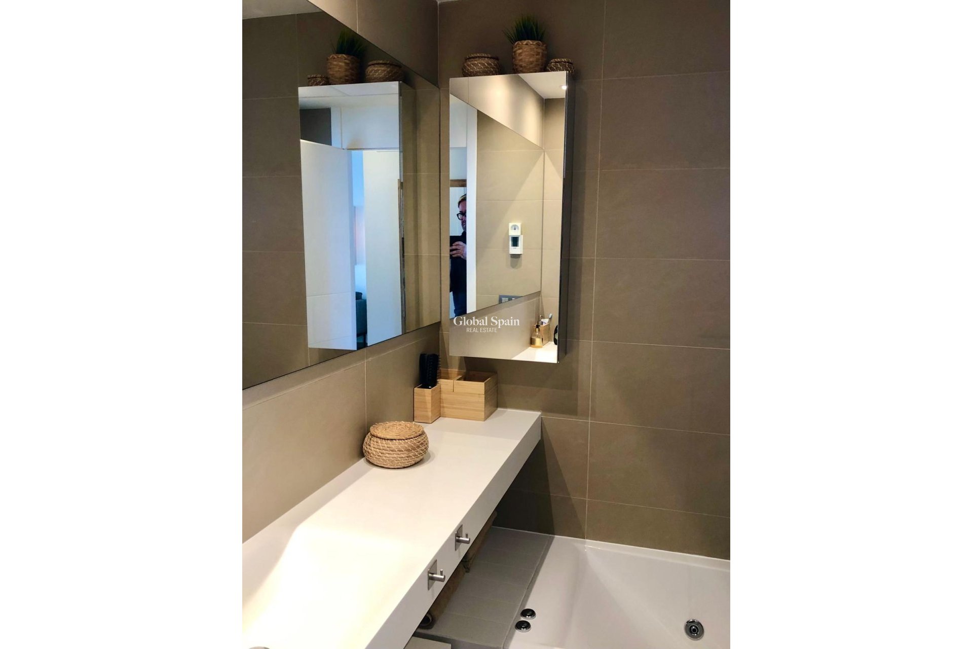 Resale - APARTMENT -
BENIDORM - Costa Blanca