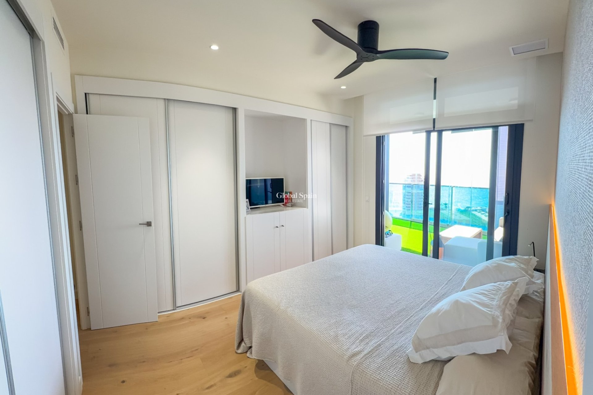 Resale - APARTMENT -
BENIDORM - Costa Blanca