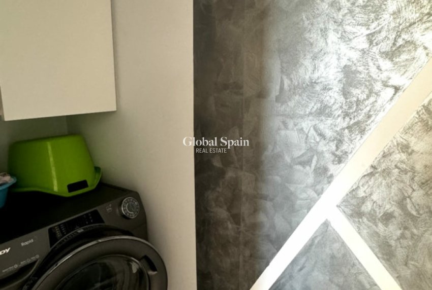 Resale - APARTMENT -
BENIDORM - Costa Blanca