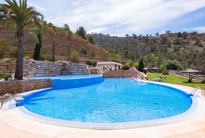 Resale - APARTMENT -
BENIDORM - Costa Blanca