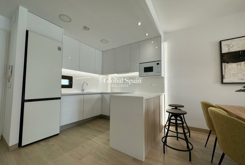 Resale - APARTMENT -
BENIDORM - Costa Blanca