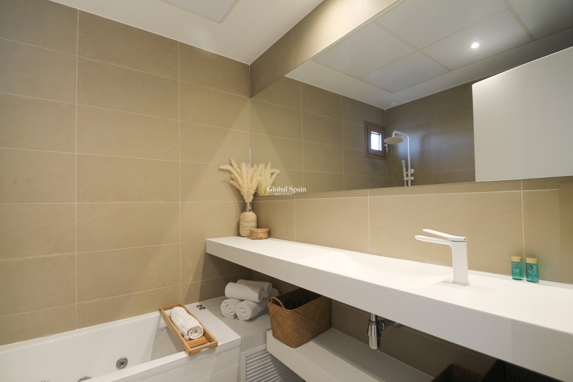 Resale - APARTMENT -
BENIDORM - Costa Blanca