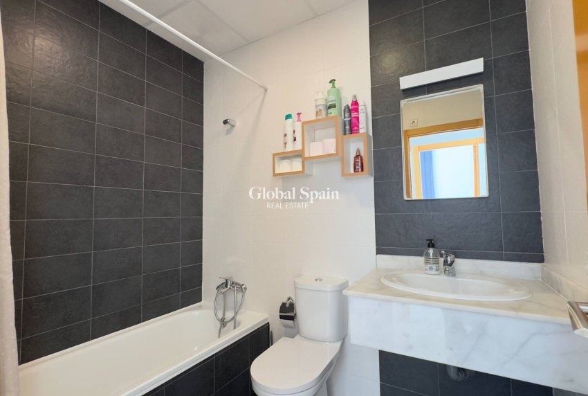 Resale - APARTMENT -
BENIDORM - Levante