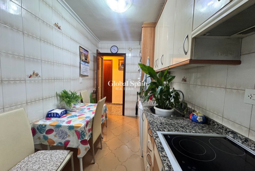 Resale - APARTMENT -
BENIDORM - Levante
