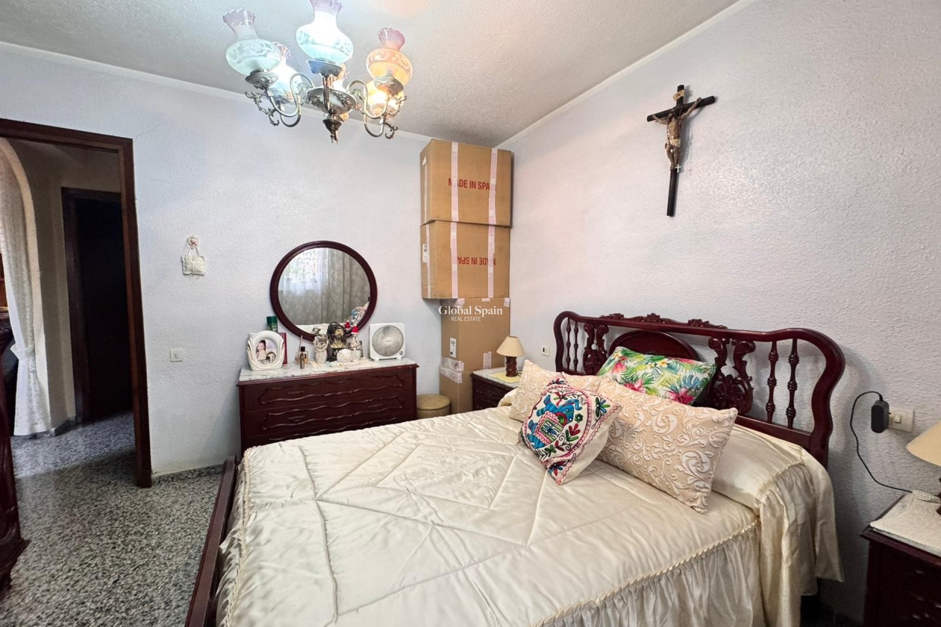 Resale - APARTMENT -
BENIDORM - Levante