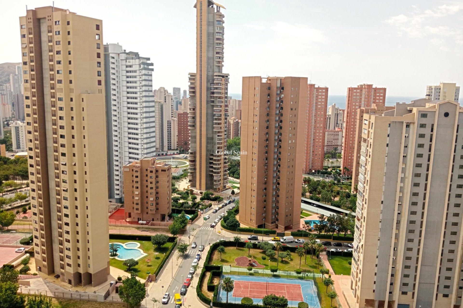 Resale - APARTMENT -
BENIDORM - Levante