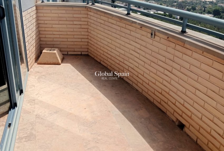Resale - APARTMENT -
BENIDORM - Levante