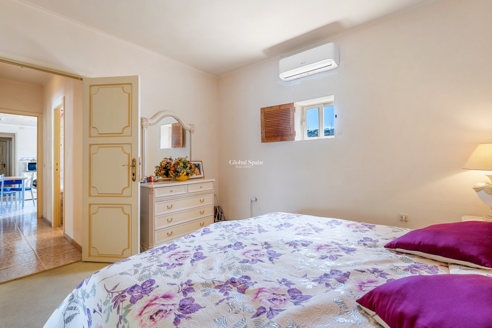 Resale - APARTMENT -
Benidorm - Levante