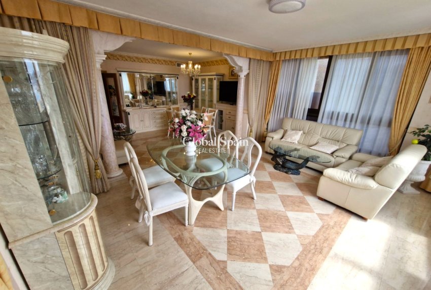 Resale - APARTMENT -
BENIDORM - Levante