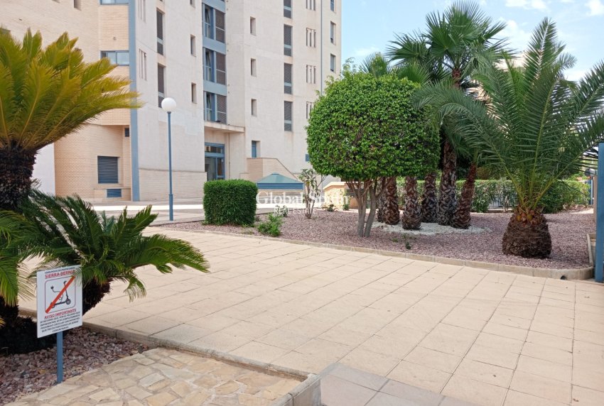 Resale - Apartment -
Benidorm - Levante