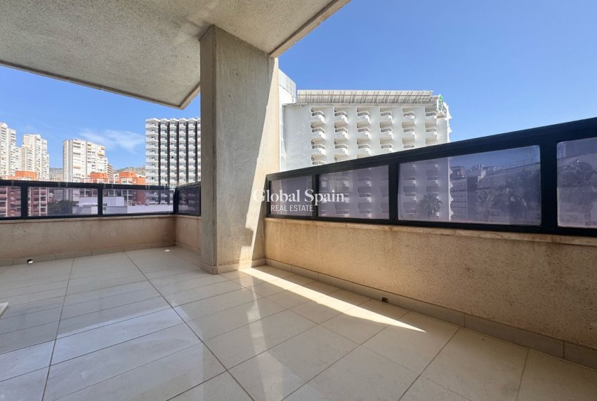 Resale - Apartment -
Benidorm - Levante