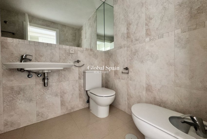 Resale - Apartment -
Benidorm - Levante