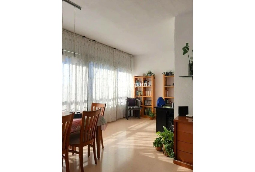 Resale - Apartment -
Benidorm - Levante