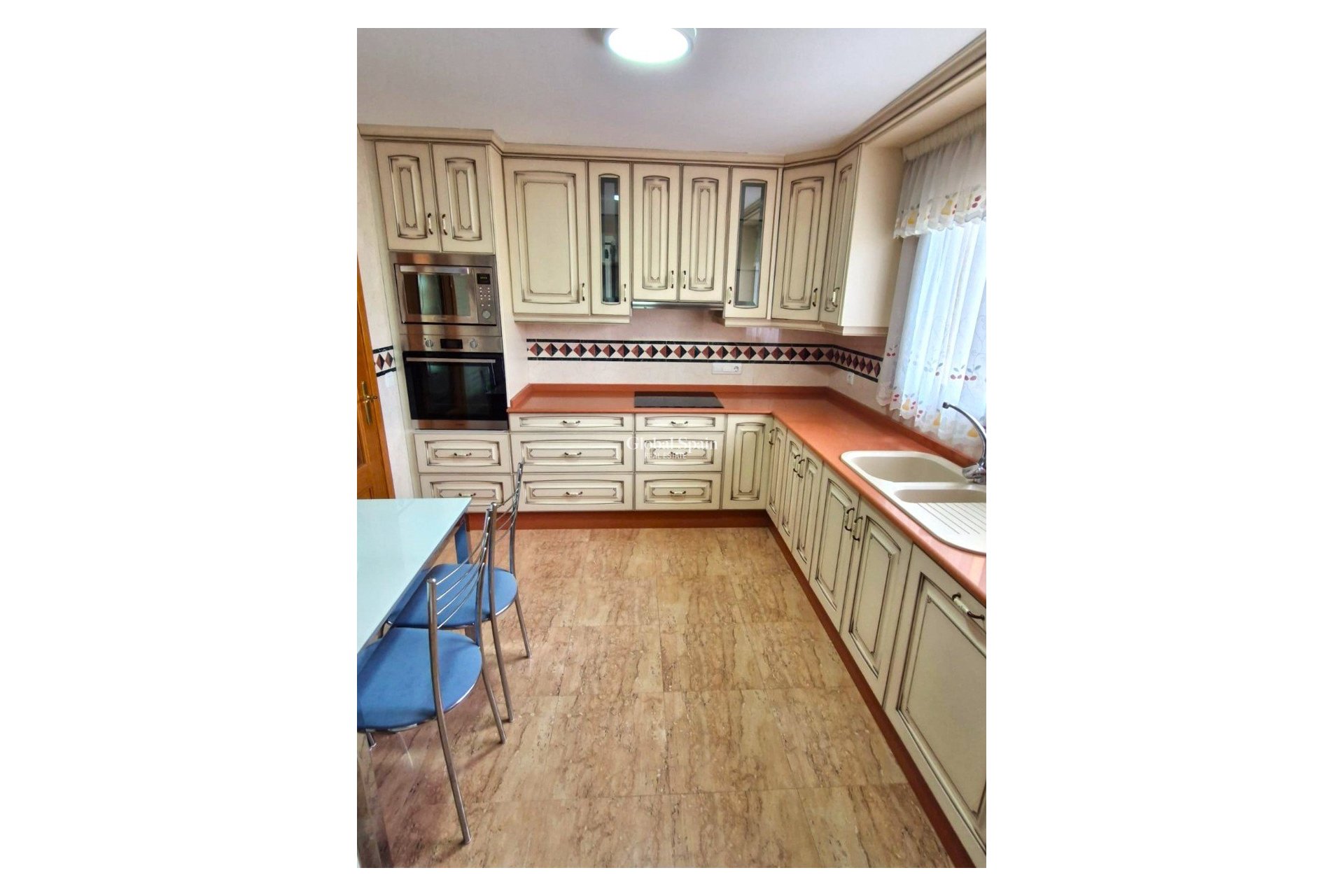 Resale - Apartment -
Benidorm - Levante