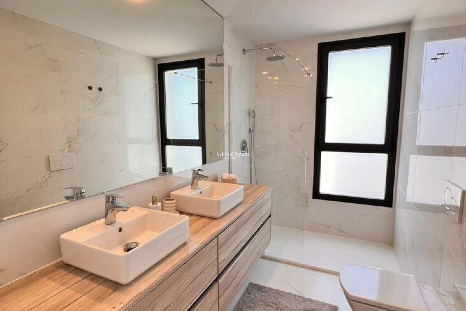 Resale - APARTMENT -
BENIDORM - Playa de Poniente