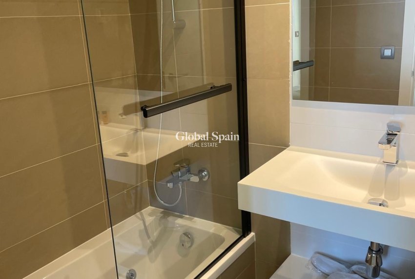 Resale - APARTMENT -
BENIDORM - Playa de Poniente