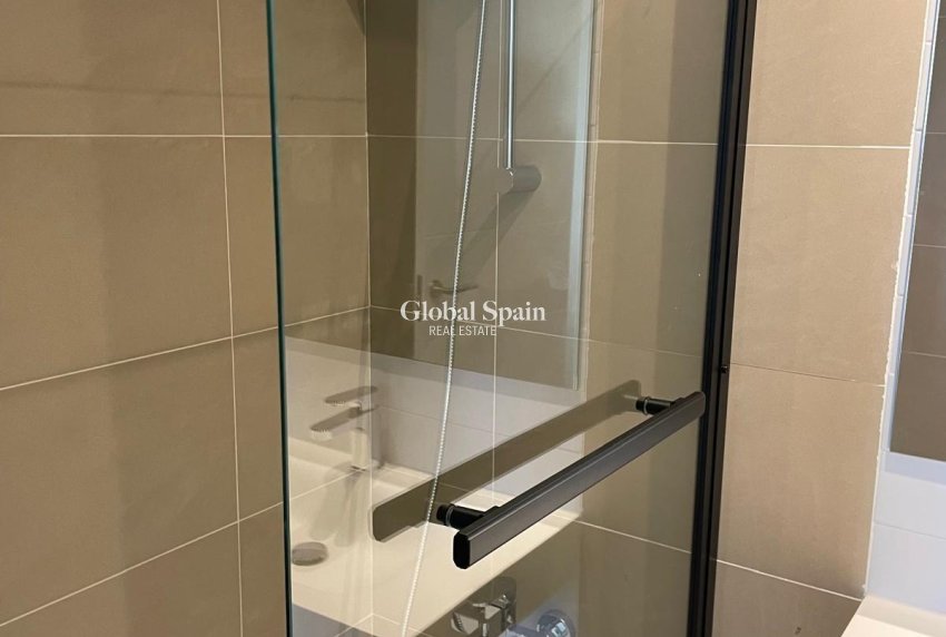 Resale - APARTMENT -
BENIDORM - Playa de Poniente