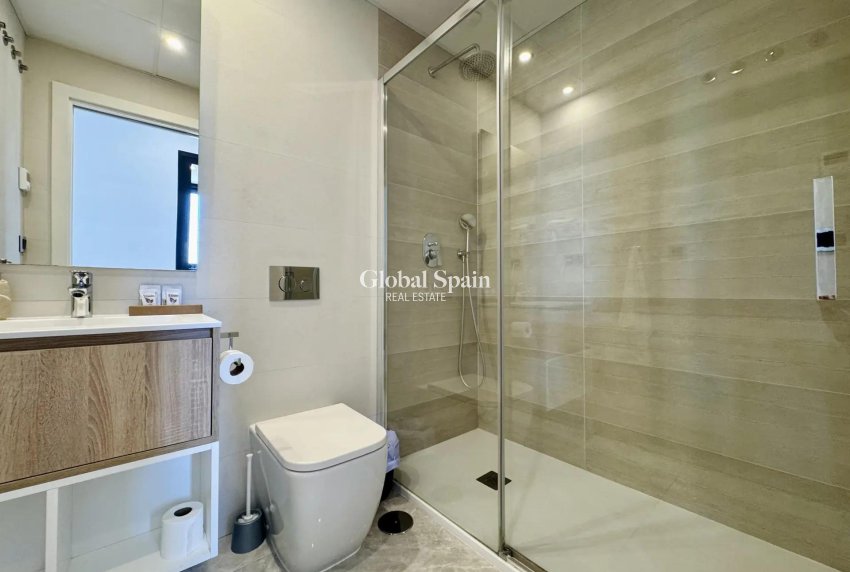 Resale - APARTMENT -
BENIDORM - Playa de Poniente