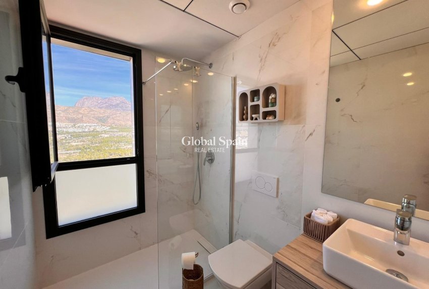 Resale - APARTMENT -
BENIDORM - Poniente