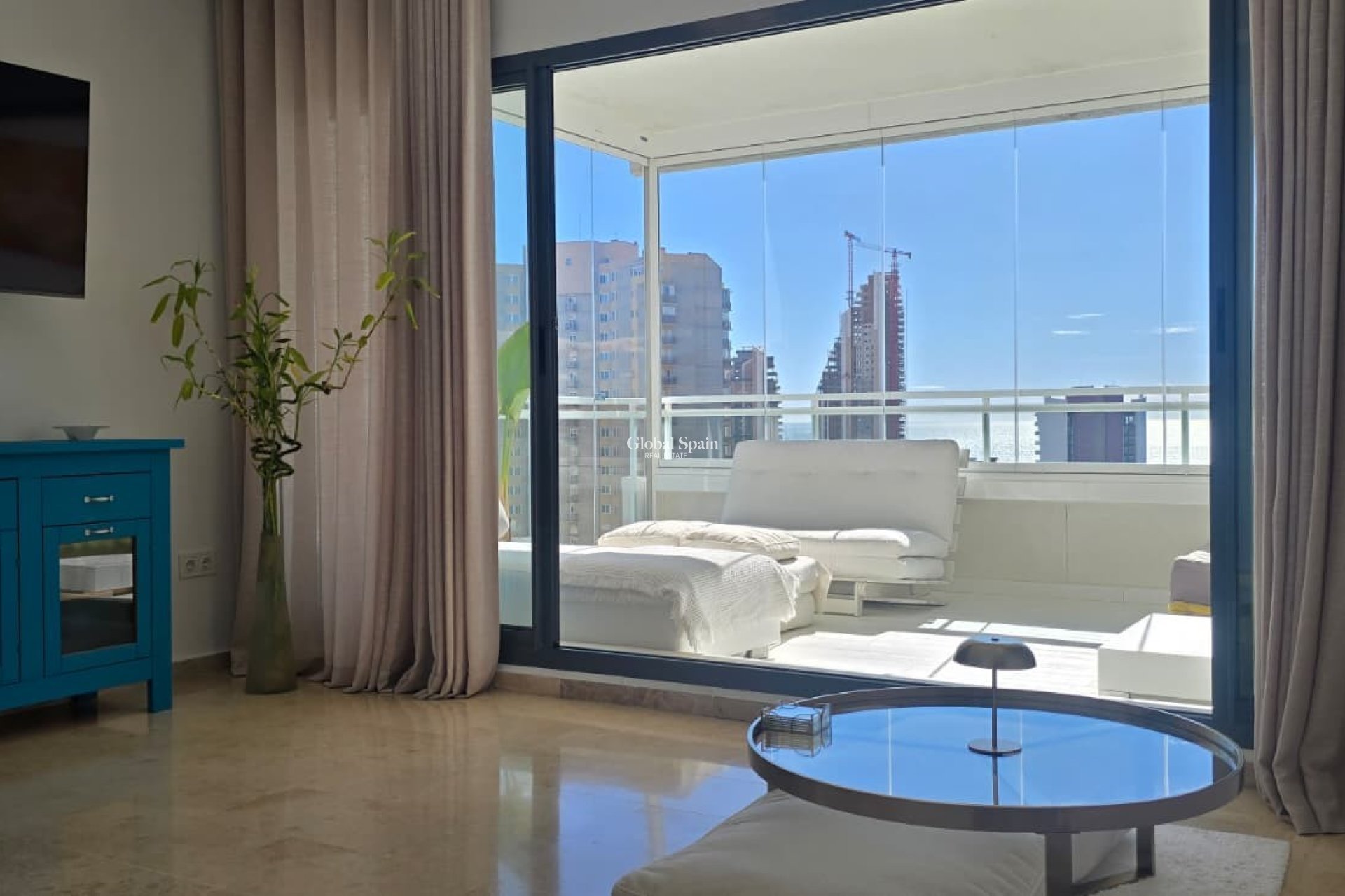 Resale - APARTMENT -
BENIDORM - Zona de Poniente