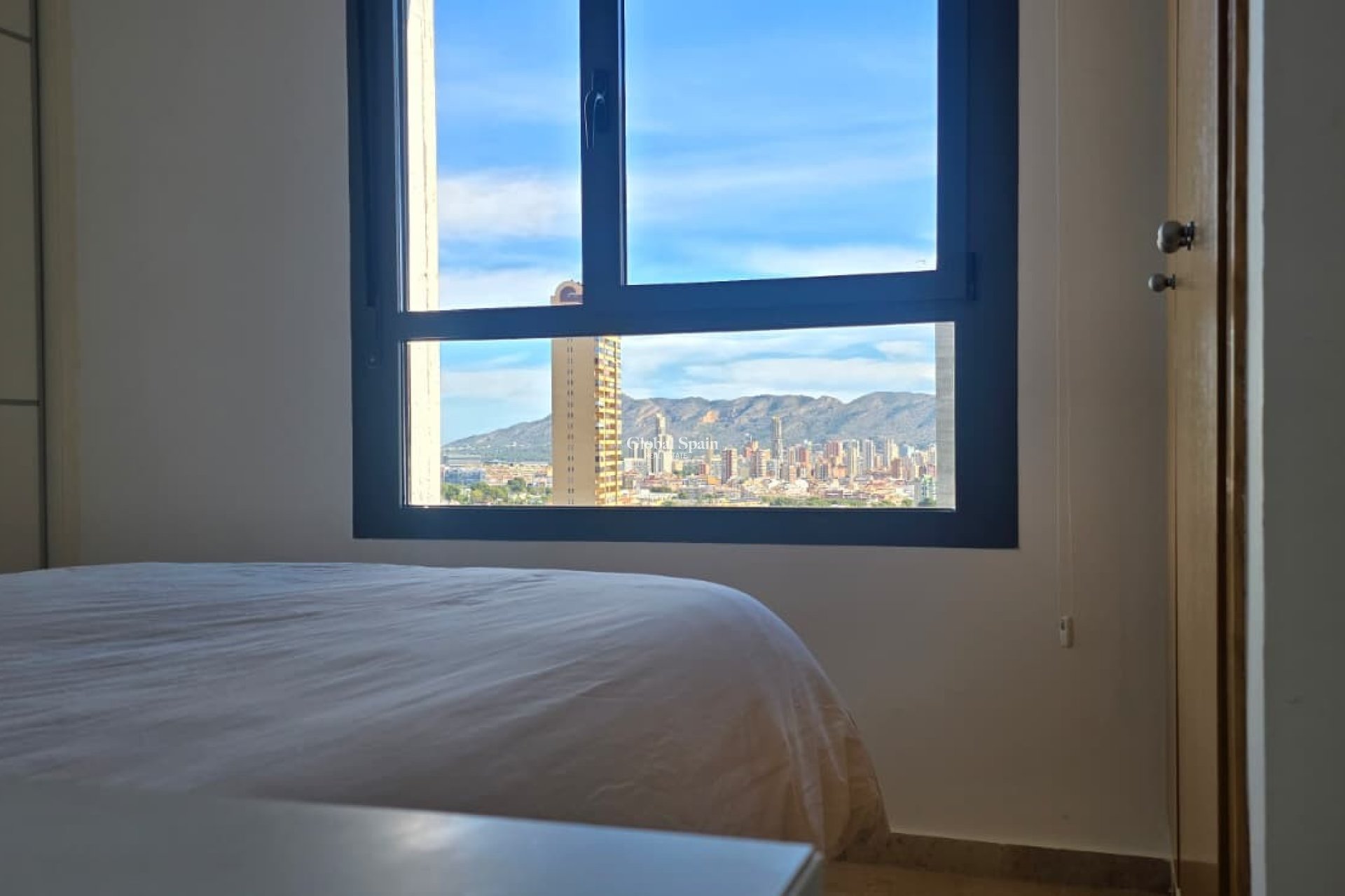 Resale - APARTMENT -
BENIDORM - Zona de Poniente