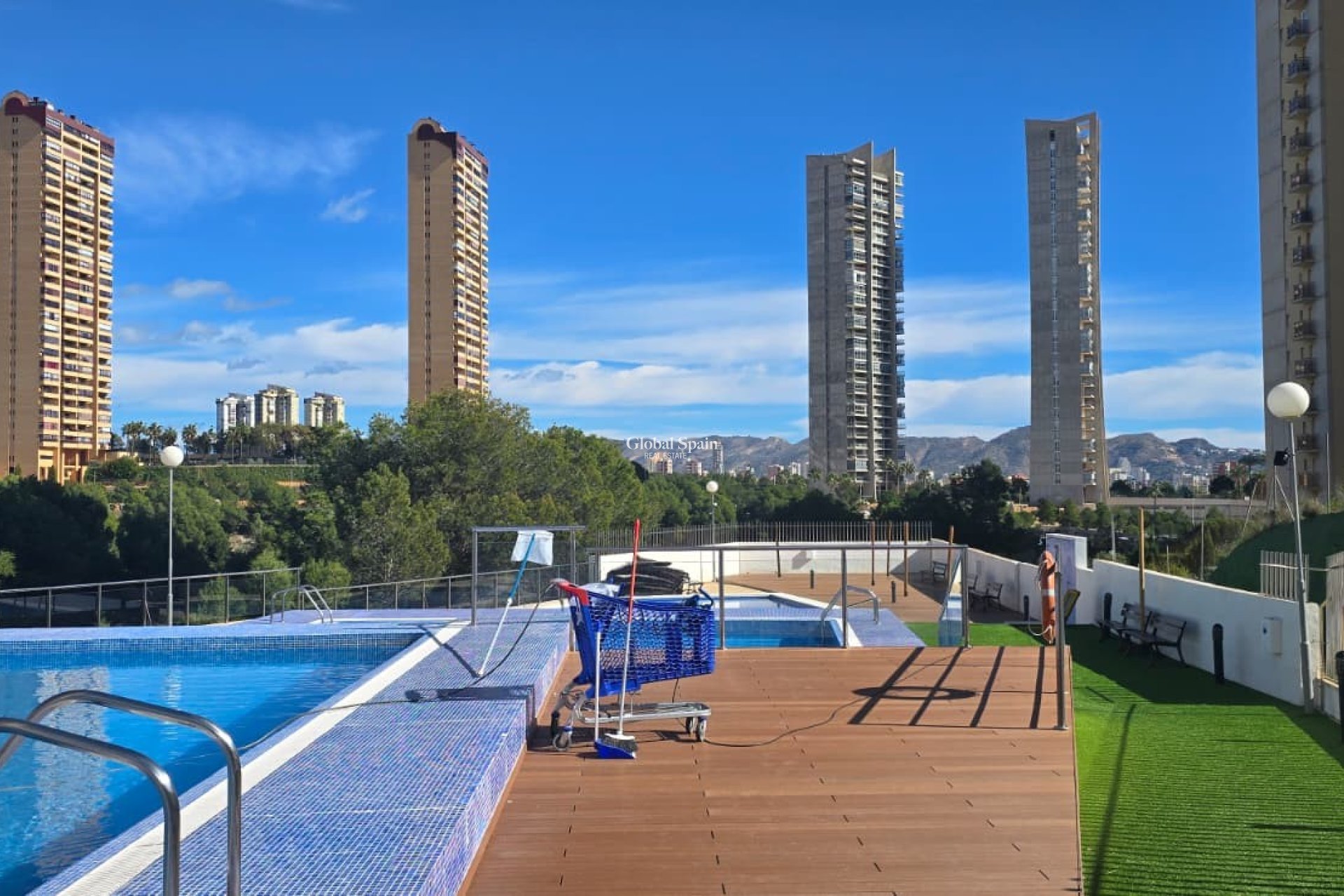Resale - APARTMENT -
BENIDORM - Zona de Poniente