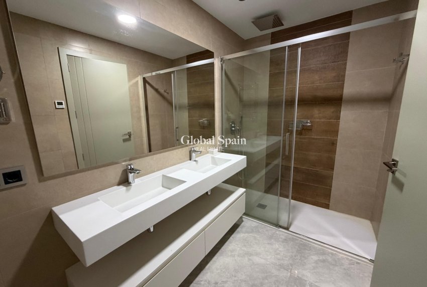 Resale - APARTMENT -
BENIDORM - Zona de Poniente