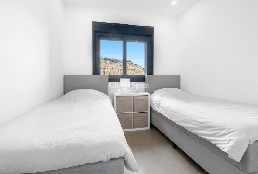 Resale - APARTMENT -
BENIDORM - Zona de Poniente