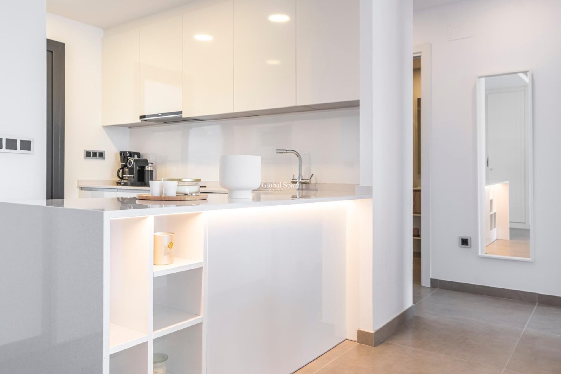 Resale - APARTMENT -
BENIDORM - Zona de Poniente