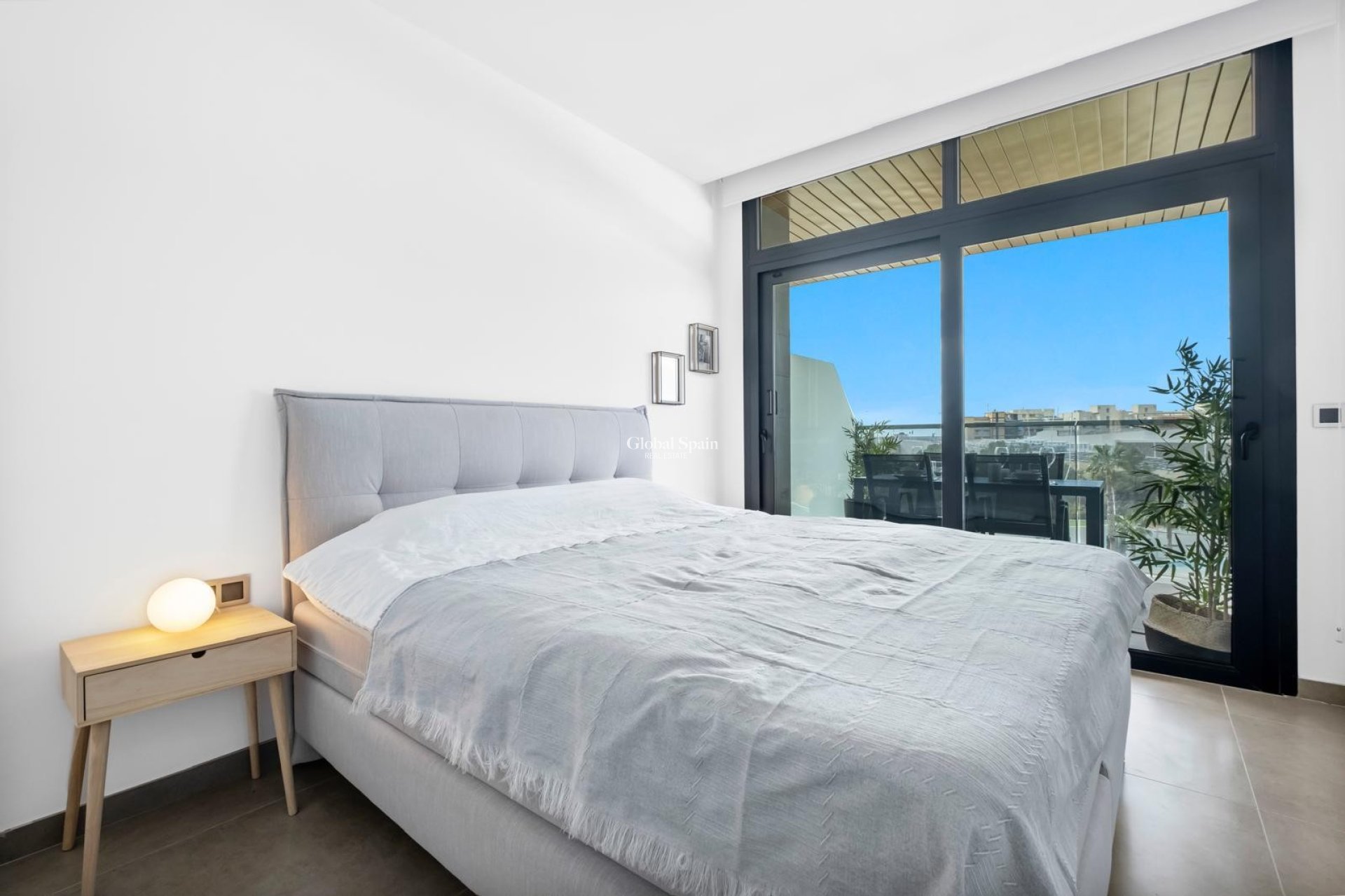 Resale - APARTMENT -
BENIDORM - Zona de Poniente