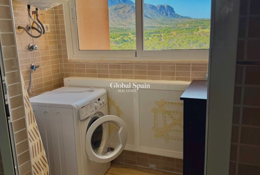 Resale - APARTMENT -
BENIDORM - Zona de Poniente
