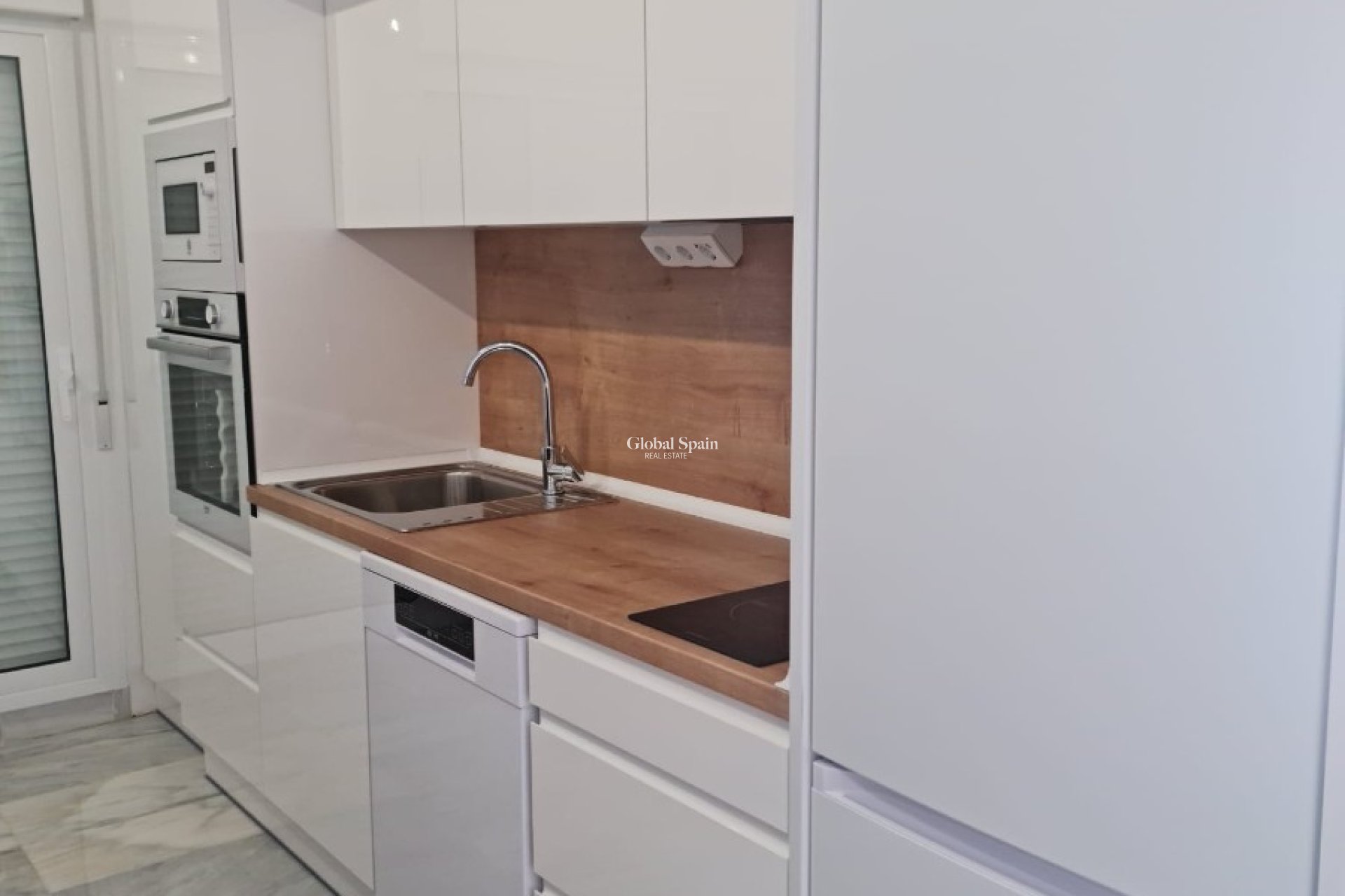 Resale - APARTMENT -
BENIDORM - Zona de Poniente