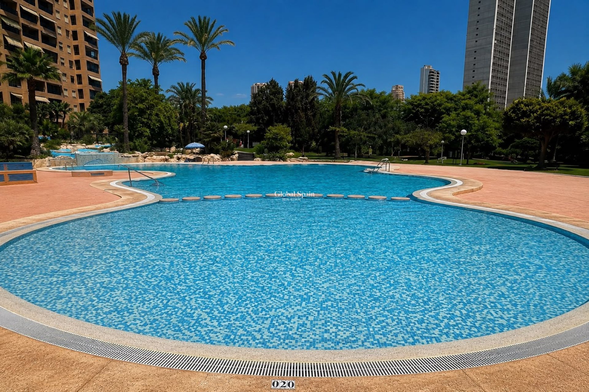 Resale - APARTMENT -
BENIDORM - Zona de Poniente