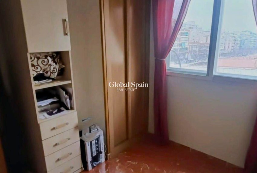 Resale - APARTMENT -
BENIDORM - Zona de Poniente