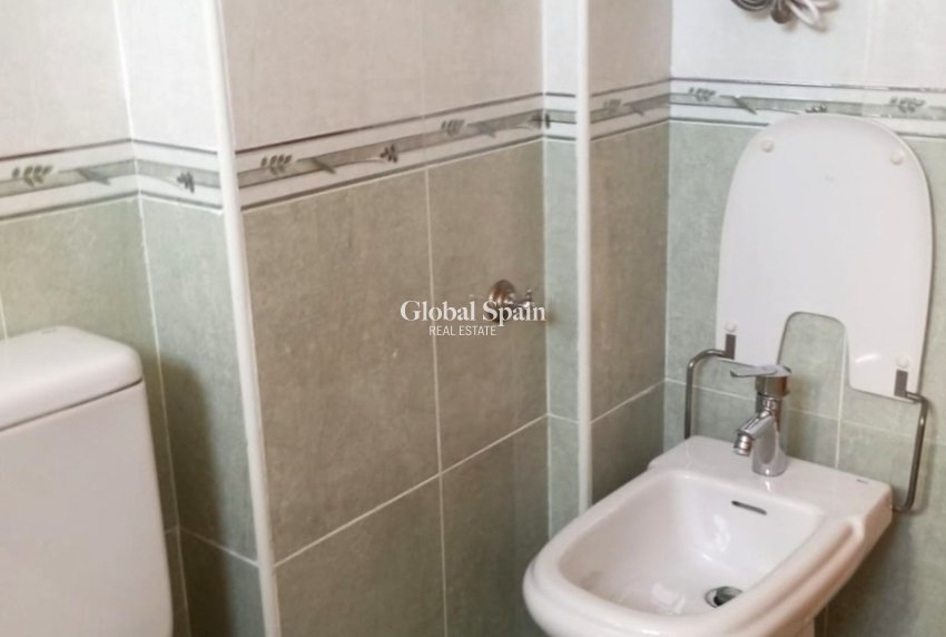 Resale - APARTMENT -
BENIDORM - Zona de Poniente