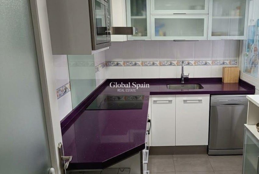Resale - APARTMENT -
BENIDORM - Zona de Poniente