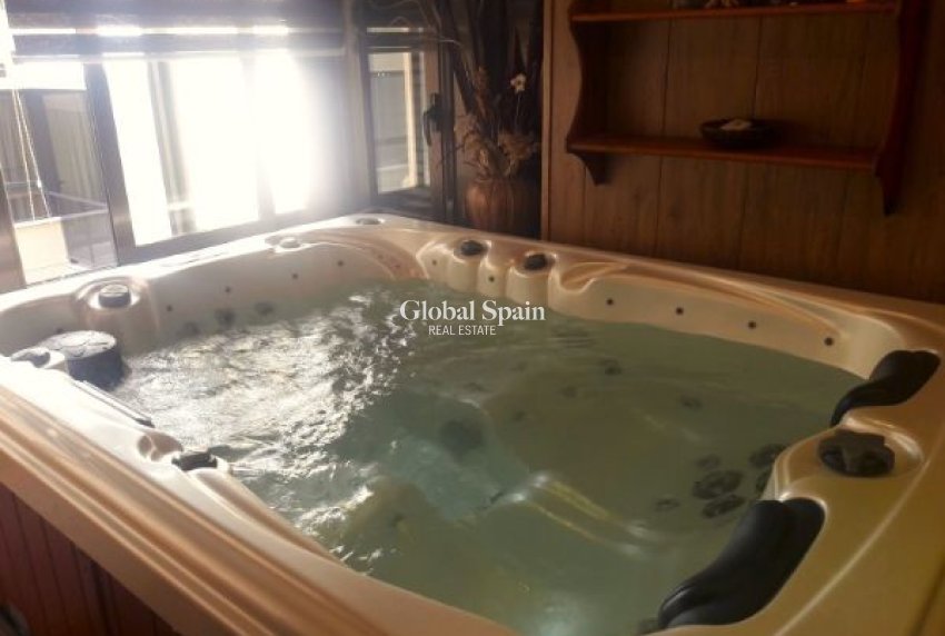 Resale - Apartment -
Benidorm - Zona de Poniente