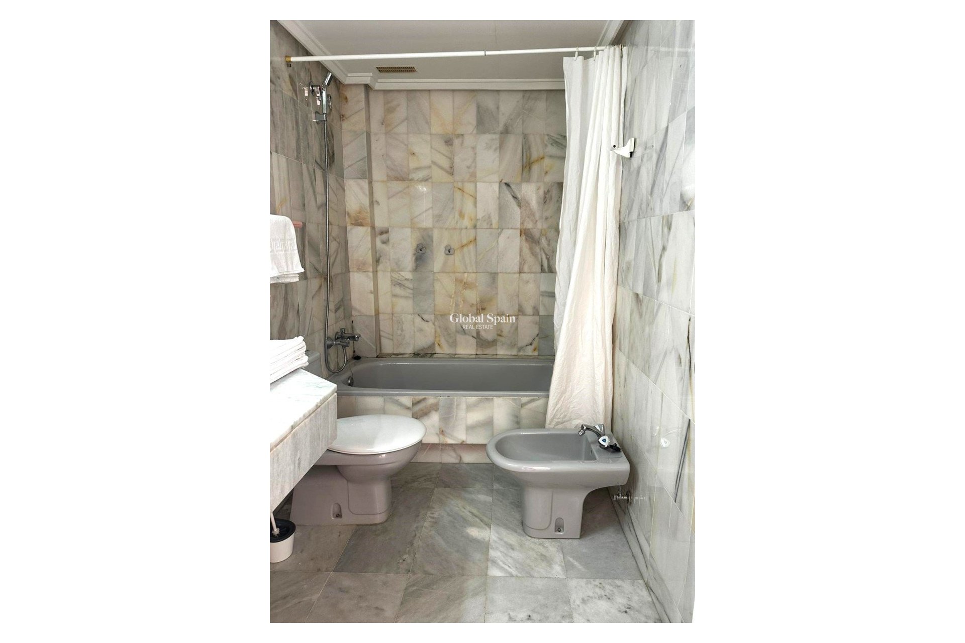 Resale - Apartment -
Benidorm - Zona de Poniente