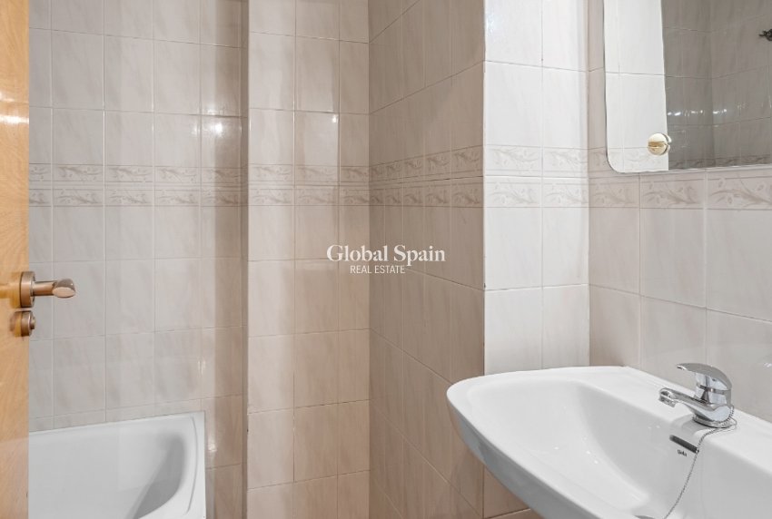 Resale - APARTMENT -
BENIJÓFAR - Costa Blanca South