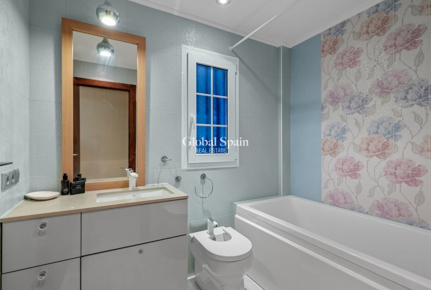 Resale - APARTMENT -
CABO ROIG - Costa Blanca